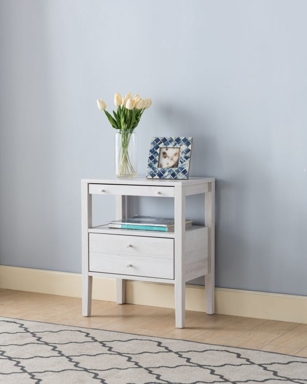 ACCENT TABLE - WHITE OAK