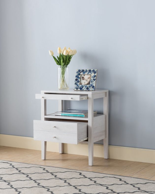 ACCENT TABLE - WHITE OAK