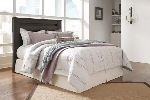 Brinxton Queen Panel Bedroom Set - Image 8