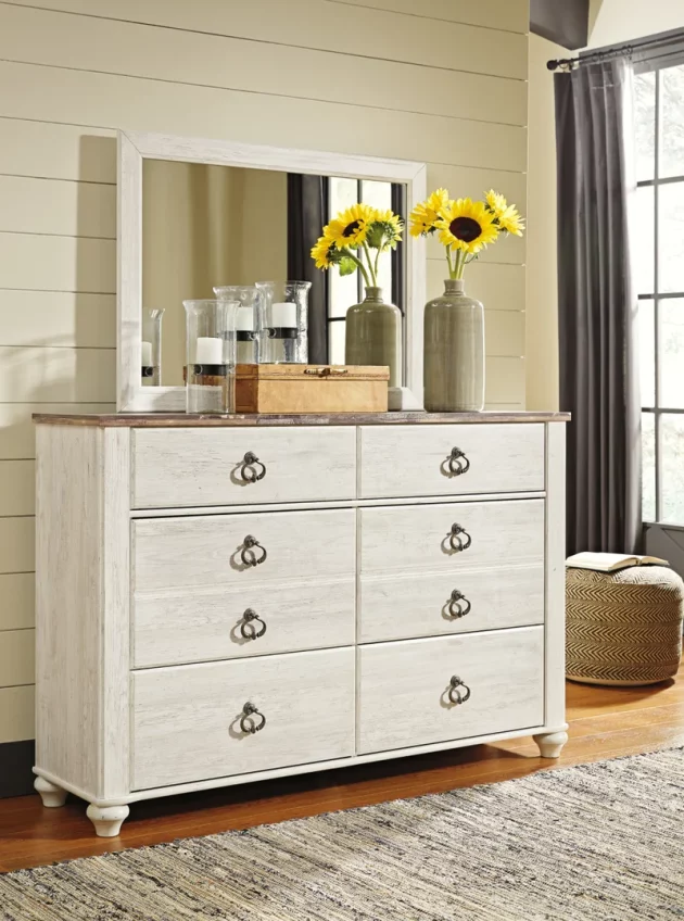 Willowton King Panel Bed - Image 3