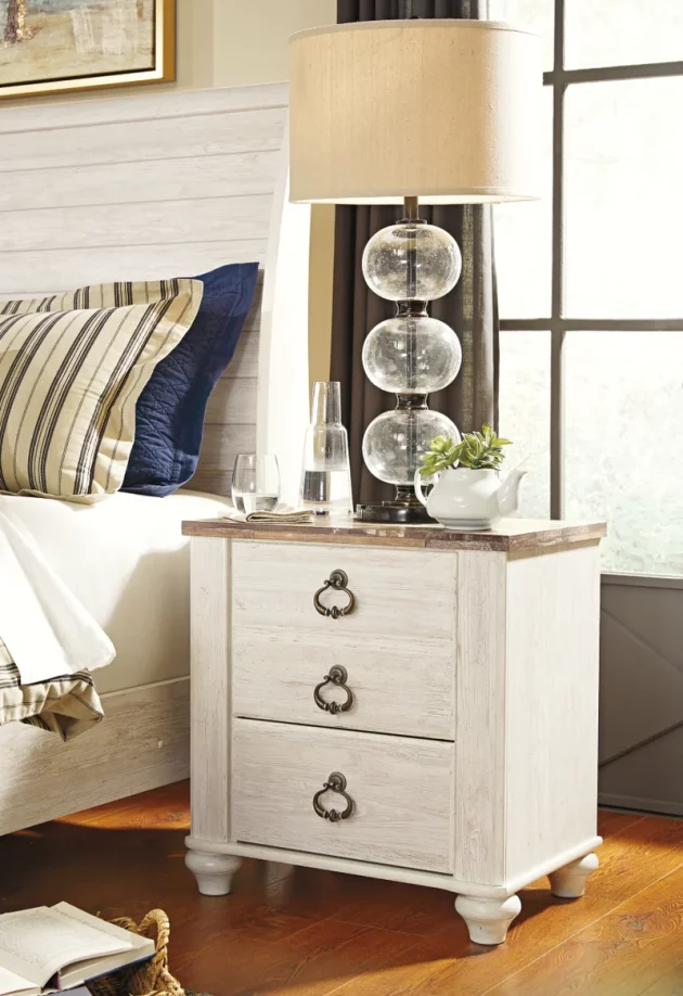Willowton King Panel Bed - Image 4