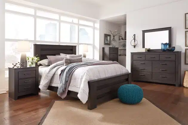 Brinxton Queen Panel Bedroom Set - Image 2