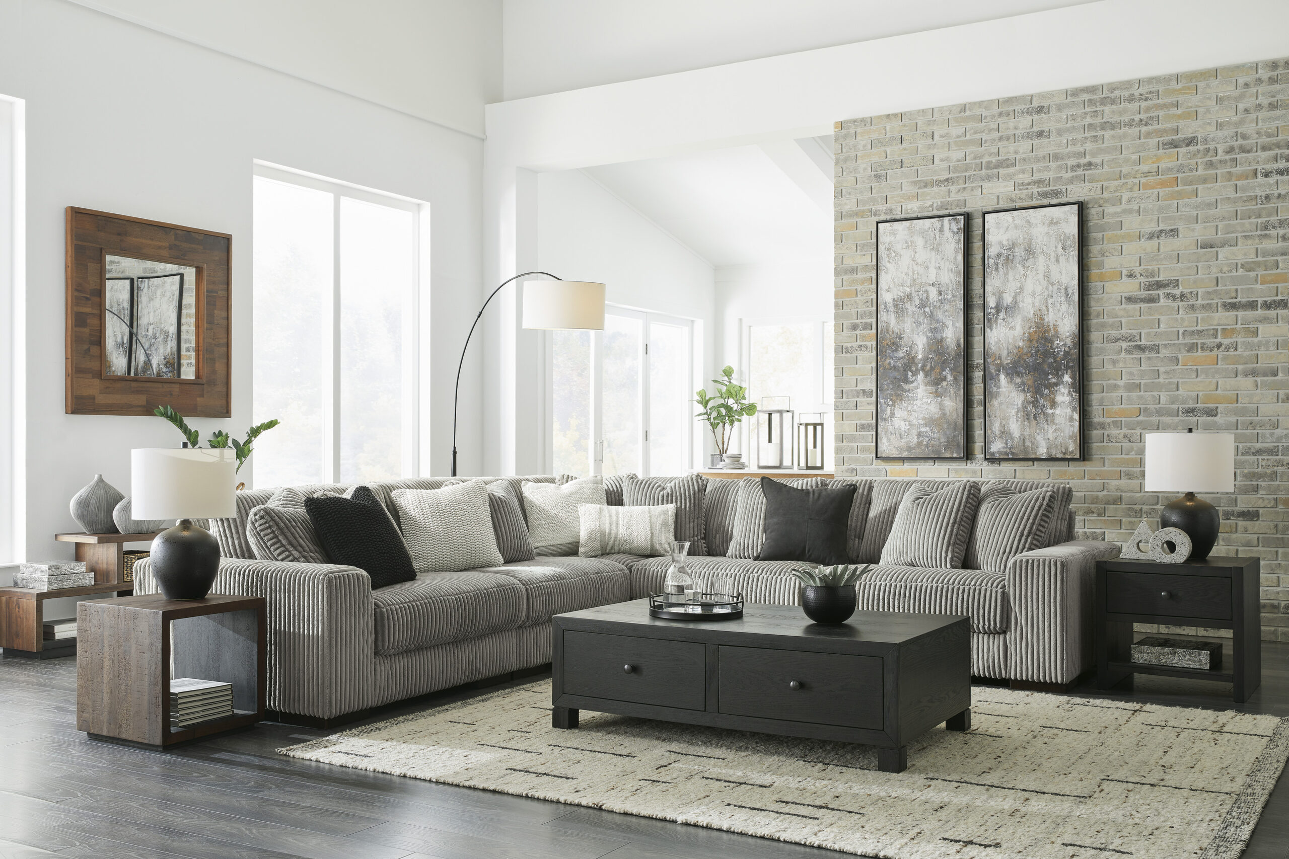 Lindyn 4-Piece Sectional with Chaise - Image 2
